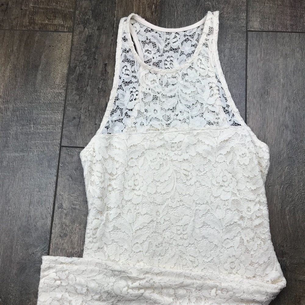 White lace bodycon dress